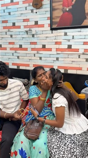 10 year 🙃 Amma emotional #trending #srinisuji #dreamcouples #ammalove❤️ #surprise