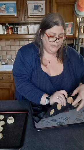 Démoulage de la recette faite ce matin en live : ✨ PANNA COTTA AU FOIE GRAS ✨ Dans le moule 24 Mini Spirales de Guy Demarle Pour feuilleter le catalogue de fin d'année 👇 https://www.calameo.com/read/0030272681fbd1868f303?authid=W4aPnYJDLJgS&page=1 Pour feuilletter le catalogue 👇 www.calameo.com/read/003027268cc165fc6bb67 Pour passer une commande 👇 https://boutique.guydemarle.com/?s=DESB5 N'oubliez pas de me renseigner comme votre conseillère : Ludivine DESBOUIS (code postal 33240) 🔸 Vous n'a