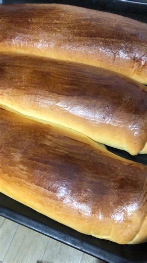 Людмила Мосійчук on Instagram: "🤗🥰 Таке здобне тісто у вас завжди вийде і здивує смаком і ароматом. ✅ Інгредієнти : 500мл молока 0,5ч.л кориці 1/4ч.л куркуми 1пач.ван.цукру 0,5ч.л солі 100г масла 1ст.цукру(250мл) 1ст.л майонеза 0,5ч.л соди 1ч.л оцета 35г дріжджів(10г сухих) 2яйця 1,100г борошна 3ст.л олії ➡️ Використала 850г макової начинки #людмиламосійчук #здобнетісто #самесмачне #просте #рекомендую"