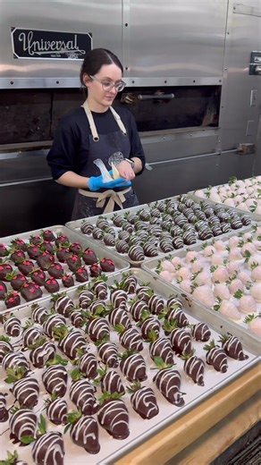 Our Chocolate Covered Strawberry Boxes will be available thru Valentine’s Day 💕 #love #valentine #valentinesday #heart #chocolatecoveredstrawberries