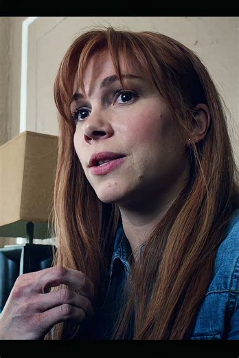 This man can solve the case with just one glance at the broken glass.#fyp #foryou #movie #tiktok #usa