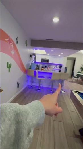 This Gold Bar Cart Makes Hosting Effortless & Stylish ✨