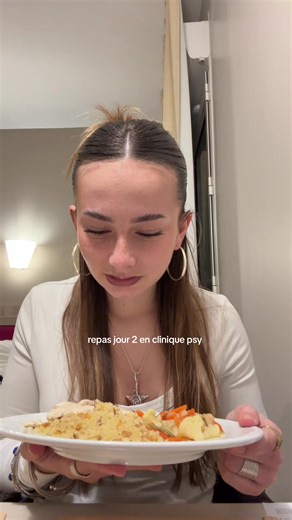 Repas Jour 2 en Clinique Psy : Une Expérience de Santé Mentale