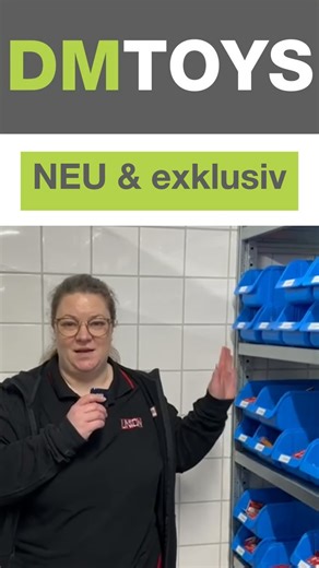 Container, wie sie sein sollen. Punkt. 🚂🧱 Im Spur-N-Bereich war die Auswahl lange… sagen wir: überschaubar. Also haben wir’s selbst in die Hand genommen. 👉 Unsere Modellbahn-Union Eigenfertigung bringt die wichtigsten Containerarten endlich sauber auf die Schiene: 20ft Standardcontainer, 40ft High Cube, Tankcontainer und Kühlcontainer – in verschiedenen Ausführungen und sofort lieferbar. Was sie besonders macht? 🟢 Integrierte Magnete (20ft: 1 Magnet | 40ft HC: 3 Magnete) → sichere, realistis