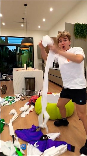 Somebody VANDALIZED my DREAM MANSION!! 😱