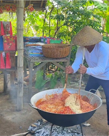 Joseph the Explorer: Chef Joseph's Face Reveal and Journey