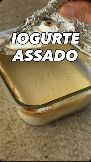 Sidney Gabriel | Nutricionista on Instagram: "IOGURTE ASSADO 🍦 Um jeito diferente e delicioso de variar o iogurte de todo dia. Textura cremosa e sabor suave Ingredientes • 300g de iogurte natural consistente • 1 ovo • 1 csp essência de baunilha * Stevia para adoçar caso o iogurte não seja adoçado. Detalhes — Forno pré-aquecido ou Air fryer a 170°C por cerca de 25 minutos, pode variar conforme seu forno. — Pode ser consumido gelado (pelos menos 1 horas na geladeira) ou em temperatura ambiente, f
