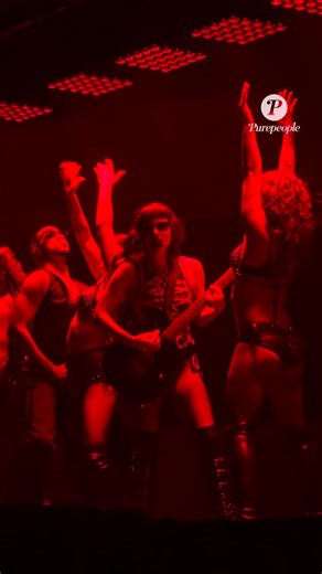 Purepeople on Instagram: "Lady Gaga lance ses shows parisiens à l’Accor Arena 🎤🌈✨ @ladygaga @accor_arena Paris a vibré ce soir pour la toute première date de Lady Gaga à l’Accor Arena. Un démarrage éblouissant : voix puissante, scénographie démente et énergie folle… la star a mis tout le monde d’accord dès les premières minutes 🔥💫 Qui sera là pour les prochaines dates ? 💬👇 #LadyGaga #AccorArena #Paris #Concert #TheMayhemBall #Show #Purepeople #Bestimage"