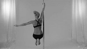 Pole Dance - Amazing Slow Motion www.dragonflybrand.com Pole dancer: Luu La | Dragonfly brand