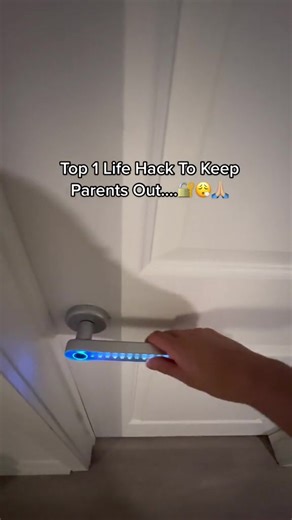 Link in bio📲 #fyp #viral #product #doorlock #website #linkinbio #lock #sentrylock #wow