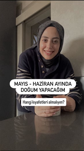 Uzm. Ebe Ayşe YILMAZ | Bebek Hemşiresi on Instagram: "“Mayıs - Haziran ayında bebeğiniz doğacaksa, yani tam mevsim geçişinde, kıyafet seçiminde en önemli şey değişken havalara hazırlıklı olmak. Çünkü gündüz güneşli ve sıcak olabilirken akşam serinleyebilir. O yüzden kıyafetleri kat kat kombinleyebileceğiniz şekilde almanız çok önemli. Doğum kilosu düşükse 0–1 ay biraz daha fazla alınabilir.Ama ağırlıklı olarak 0–3 ay kıyafetler kullanılacak. 👕Tulumlar ◽️0–1 ay : 3–4 adet, uzun kollu, pamuklu tu