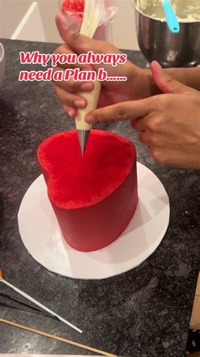 I’m always learning something new everyday but one things for sure, always have a plan b 🤣🤣 #cakes #planb #piping #pipingoncakes #writing