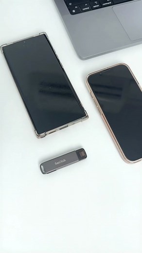 ย้ายข้อมูล ระหว่าง ios และ android แก้ปัญหาด้วย iXpand Flash drive luxe มี 2 หัว lightning และ USB Type C - iPhone- iPad หัว lightning ลงแอพ iXpand - iPad Type C ไม่ต้องลงแอพ เปิดจาก app Files - android ลงแอพ SanDisk Memory Zone (เปิด OTG ใน Setting ของโทรศัพท์) ย้ายข้อมูลกลับไปมาได้ตลอด รู้แล้วใช่ไหมทีนี้ ง่ายนิดเดียววว #SanDisk #แซนดิกส์ #memorybiz #เมมโมรี่เต็ม #พื้นที่เมมโมรี่ไม่พอ #ios #android #สอนฟรีย้ายข้อมูลเอนดอยส์ไปios #ย้ายข้อมูลเเอนดรอต์ไปยังไอโฟน #สอนย้ายข้อมูลฟรีเอนดอยไปios #tikto