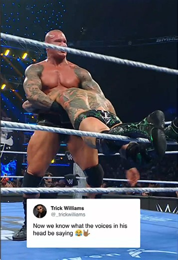 we got a fan here! 😂👏 #WWE #RandyOrton #TrickWilliams