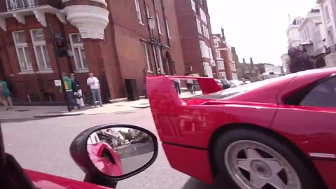 Ferrari F40 in action: High-octane London chase full of speed and noise