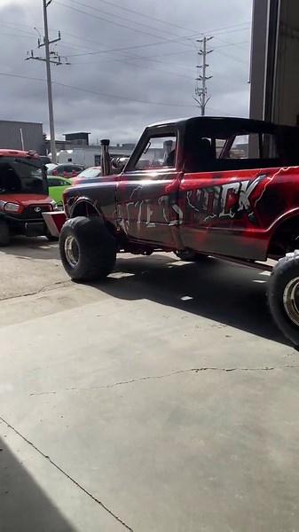 “Aftershock” getting pushed into our @OTTPA booth at @Motorama Show ! #goldepullingproductions #letsgrowpulling #motorama #fyp #truckpulling