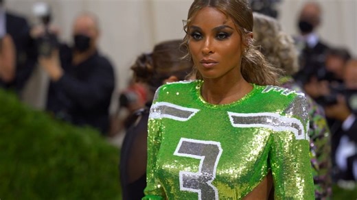 How to Style a Middle Part: Everything You Need to Know