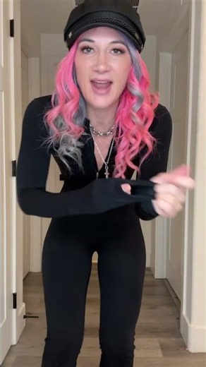 One of my favorite bodysuits I’ve ever worn! It huge the CURVESSSS and the fabric is the same