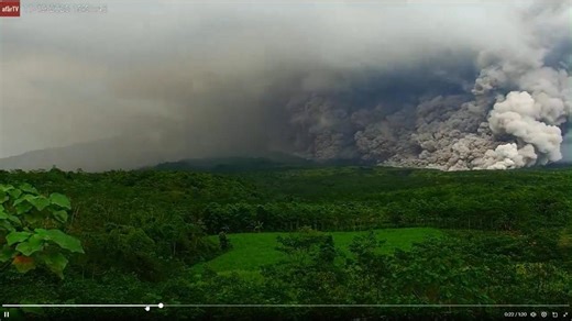 Vidéo. Alerte maximale en Indonésie après l’éruption du volcan Semeru à Java
