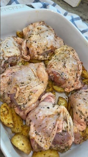 Roasted Chicken Thighs, Potatoes & Asparagus Recipe #shorts #easymeals