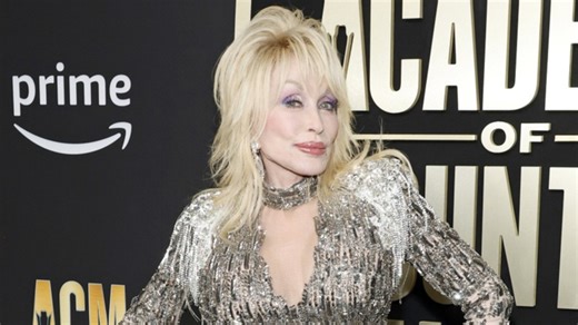 You won't recognize Dolly Parton in pics before plastic surgery