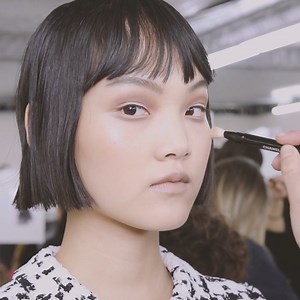 39K views · 3.7K reactions | FROM THE SHOW TO YOUR HOME Go behind the scenes of the SPRING-SUMMER 2020 Haute-Couture CHANEL show with Caroline de Maigret to discover this season’s makeup look. Make it yours and recreate the look at home. | CHANEL | Facebook