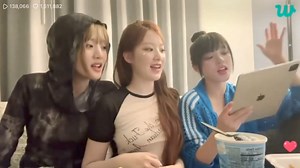 4.4K views · 261 reactions | (G)-IDLE Yuqi, Minnie, shuhua singing Tzuyu "Run Away" on Weverse live (c)https://x.com/A1ys0o0o0n/status/1834835365162553673?t | 홏홬홞환홚 홏홯홪홮홪 홋홖활홚 -저우쯔위 | Facebook