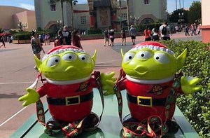 Alien Holiday Popcorn Buckets At Hollywood Studios | Chip and Company