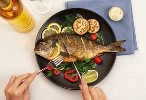 Eating Fish during Breastfeeding: Health Benefits & Its Side effects
