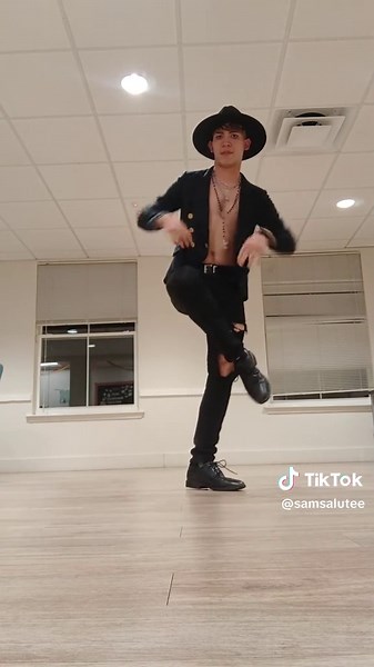 Happy Halloween everybody! #fyp #Halloween #Dance