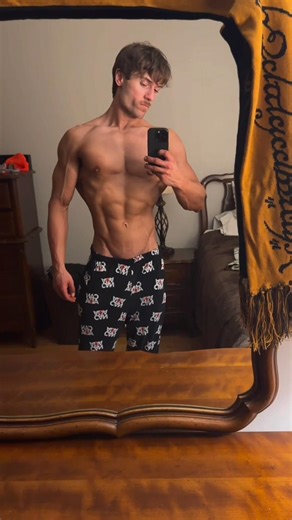 Dorito Build #aestheics #bodybuilding #bodybuilder #gymmotivation #physique