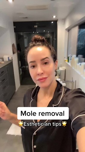 Easy Mole Removal at Home: Esthetician Tips