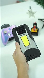 A clean reveal with 1080p play and 220‑lumen brightness.