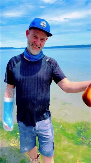 FIFA 2026… But Make It Geoduck Hunting 😂⚽ | Pacific NW World Cup