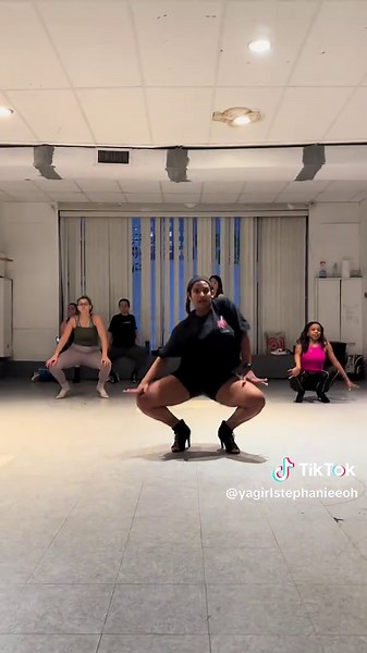 I’m a big believer in continuing to train in the styles you teach. Choreo becomes stale and repetitive. Personally I experience the most dancers block when I’m not regularly taking class. I need to challenge myself in order to grow. So here’s to all the classes and teachers that shaped me into the dancer I am today 🫡 #2024 #recap #dancer #bollywood #browntiktok #indiantiktok #browngirl #fyp #explore #danceclass