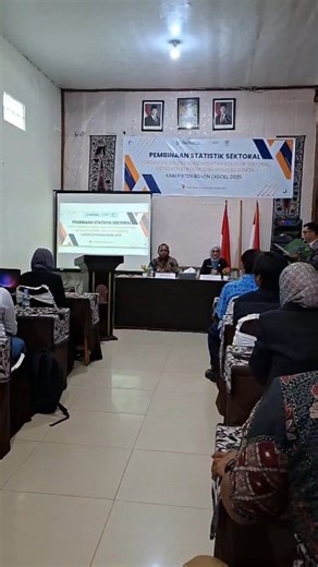 17K views · 802 reactions | Bupati Boven Digoel Roni Omba, menghandiri undangan Badan Pusat Statistik Kabupaten Boven Digoel,dan membuka bimbingan teknis PEMBINAAN STATISTIK SEKTORAL PENGUATAN REKOMENDASI KEGIATAN STATISTIK SEKTORAL, METADATA STATISTIK, DAN VISUALISASI DATA KABUPATEN BOVEN DIGOEL 2025 Aula Hotel Honai, 06 November 2025 #salamperubahan #bovendigoel | Info Terkini Boven | Facebook