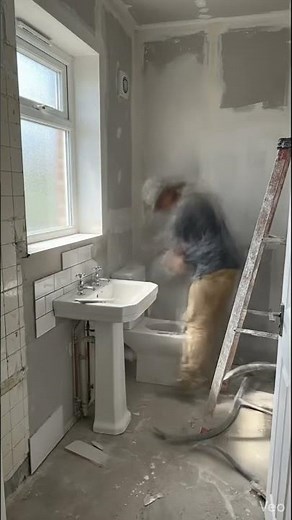 Old Toilet Makeover ✨ | Repair, Deep Clean & Repaint #architecture #wedding #oldarchitecture