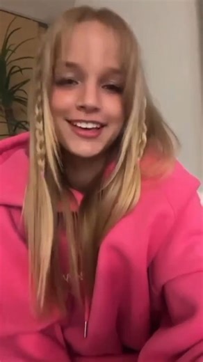 14K views · 381 reactions | #model #fashion #modeling #fashionmodel #beauty #style #foryou #viralvideo #trending #viralreels #reels2023 #reelsfb #reelsviral | Natalie Grace | Facebook