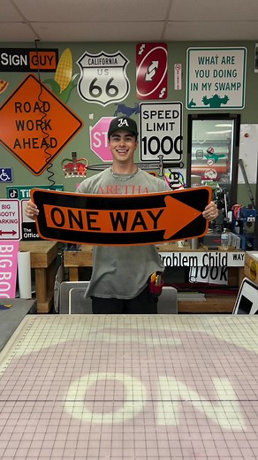 Metal Reflective Vinyl Sign Guy ASMR Tutorial