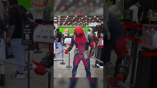 Zoro's three sword style vs Deadpool's three sword style. Who wins? #deadpool #onepiece #cosplay