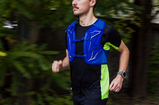 Review: Osprey's redesigned Duro and Dyna hydration vests - Canadian Running Magazine