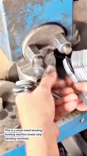 How Metal Strips Are Perfectly Bent – Compact Steel Forming Machine in Action