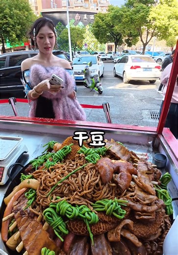 美食点单分享：杭州市的小吃之旅