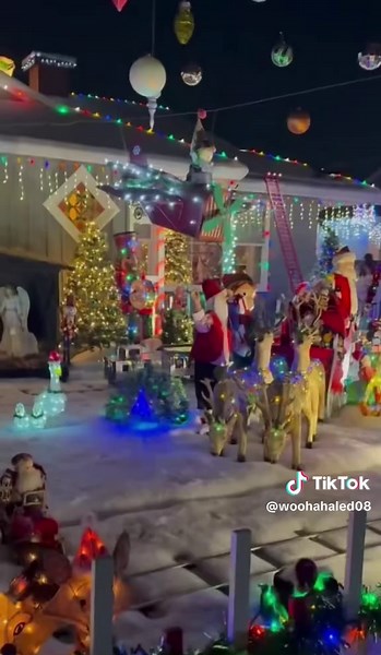 Christmas lights are twinkling！！！#hmonandtasteit🎅🎄🎆 #christmas #CityTasteTest #christmastiktok #christmasdecor #christmas2026 #christmasvibes #christmastime #xmas #christmaslights #christmascountdown #santacruz #lighting #HmonAndTasteIt #hmonandtasteit #christmaseve #xmasballin #Christmas2023