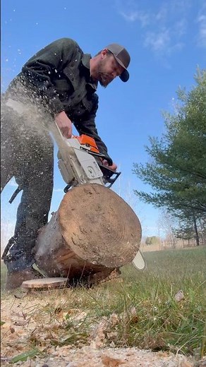 Stihl ms461 after new cylinder and piston. Hit follow for me !!