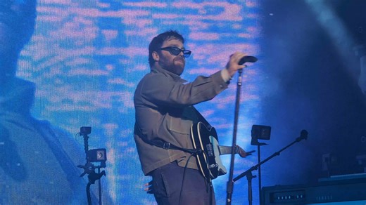 Harry Brown on Instagram: "CHET FAKER MEREDITH 2025 @chetfaker @auntymeredith"