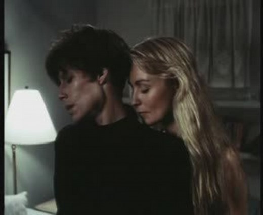 Claire of the Moon - Vidéo Dailymotion