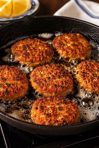 Southern Fried Salmon Patties #southerncooking #southernfood #southernrecipes #allrecipes
