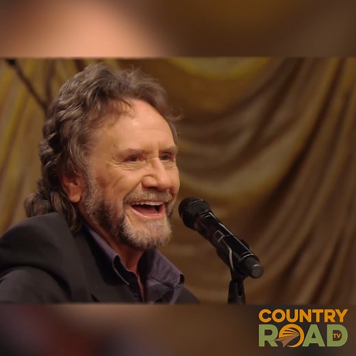 David Frizzell's "I'm Going to Hire a Wino to Decorate Our Home" is one of the biggest hits for Lefty's little brother, especially as a solo artist. Watch this clip of Frizzell performing "I'm Going to Hire a Wino to Decorate Our Home" from Country's Family Reunion: Nashville. To see the FULL EPISODE, go to https://countryroadtv.us/CFRNashvilleE4. While you're there, be sure to sign up for a FREE TRIAL of Country Road TV! | Country Road TV