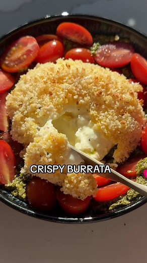 RECIPE HERE ⬇️✨ Crispy burrata is the easiest way to elevate your burrata cheese! It’s light, flaky and crispy on the outside… but melty on the inside 🤤🤤 What you’ll need: 🧀 burrata cheese 🧀 3 tbsp flour 🧀 1 egg 🧀 4 tbsp panko bread crumbs 🧀 salt and pepper to season Heat oven to 400. Dry your burrata cheese and dredge in flour, egg and panko (if you want a crispier coating then dredge a second time in egg and panko). Put on a baking sheet and bake for 10-12 minutes OR air fry at 350 for